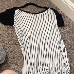 V neck striped short sleeve T-shirt